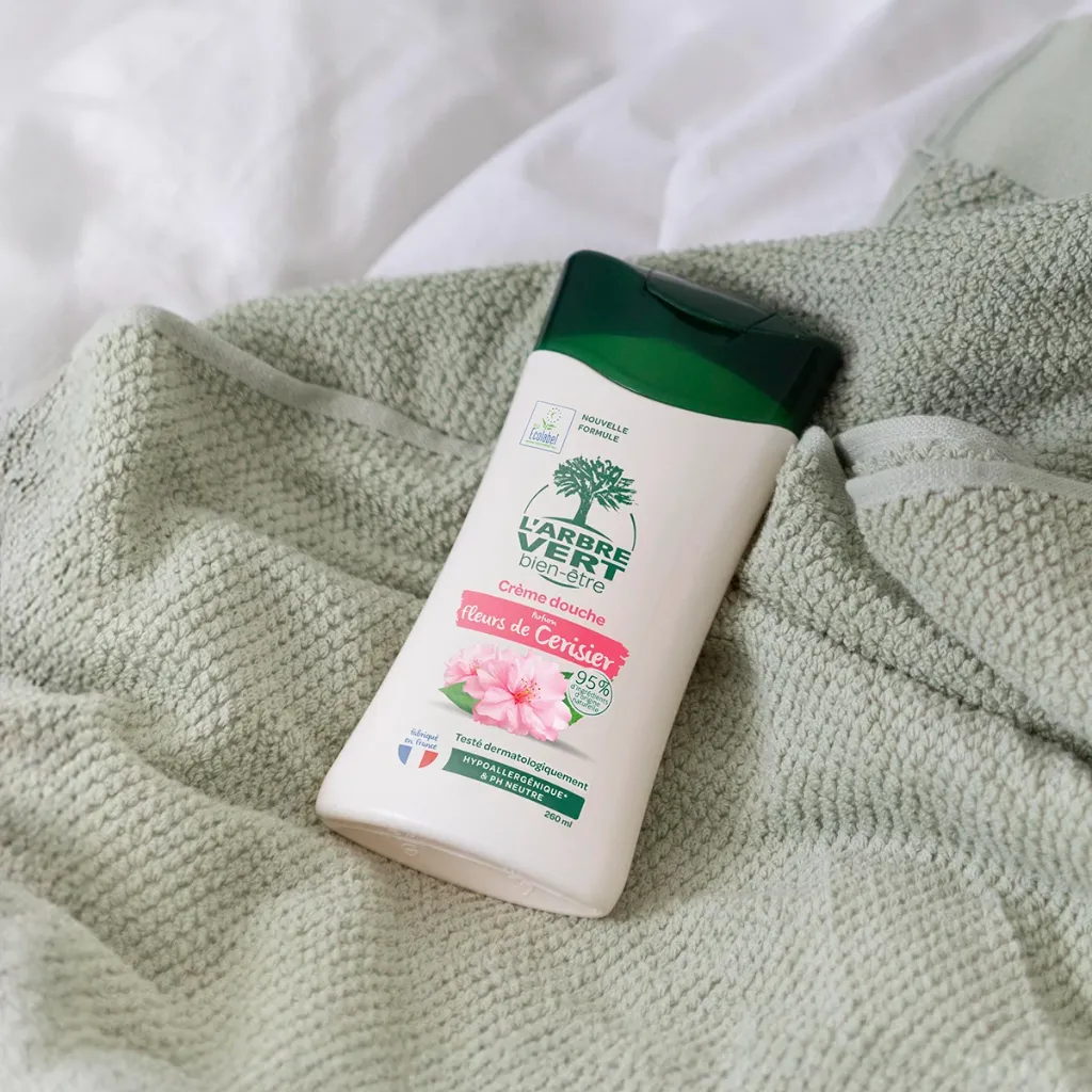 creme_douche-fleurs_de_cerisier-260ml_galerie_3.webp