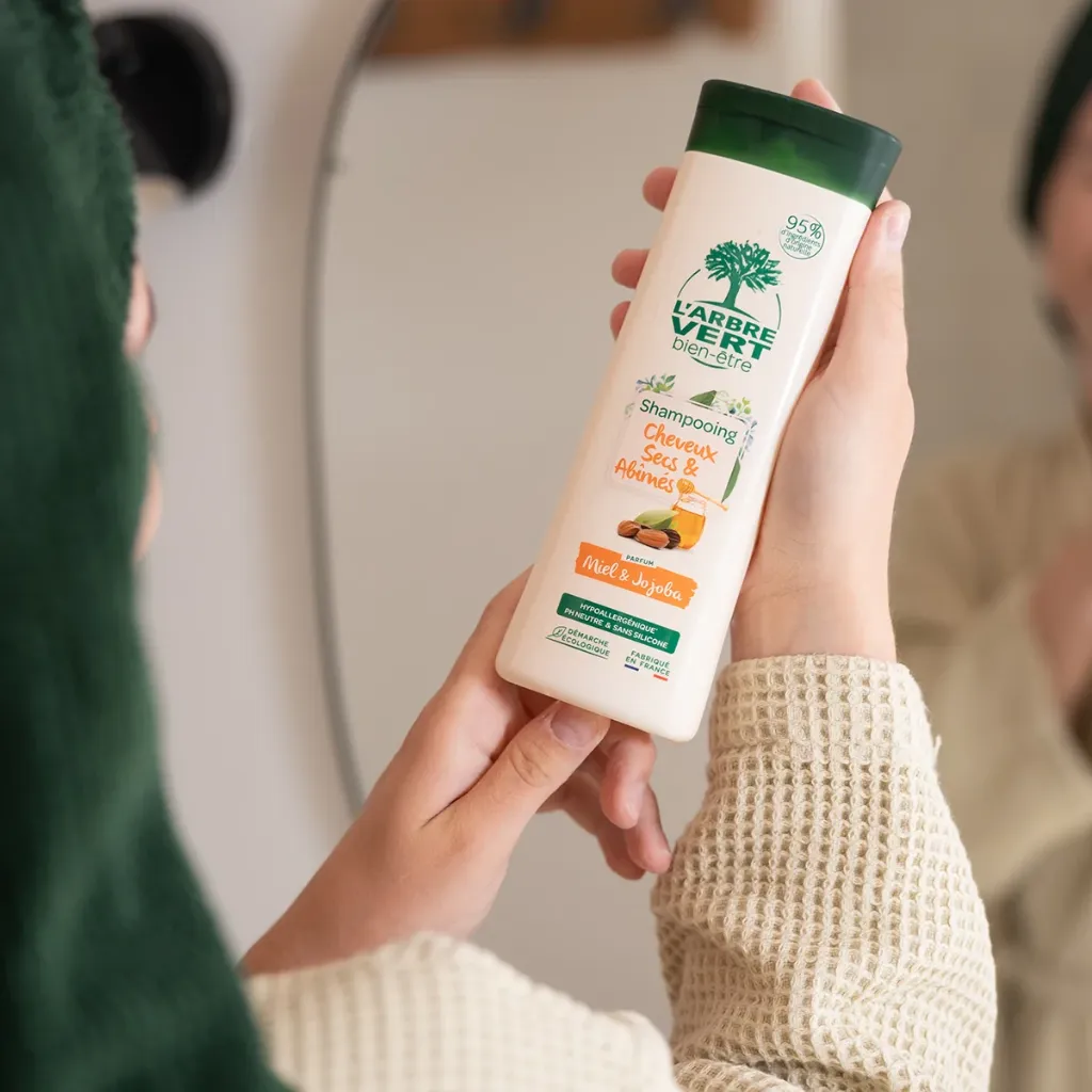 shampooing-cheveux_secs_abimes-250ml_galerie_3.webp